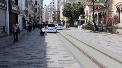 Taksim'de koronavirüs tedbirlerine uymayanlara ceza yazıldı