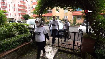 Başakşehir Belediyesi Ramazan’da kapı kapı gezerek gıda yardımı yapıyor