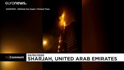 شاهد: حريق مهول ببرج سكني في الشارقة
