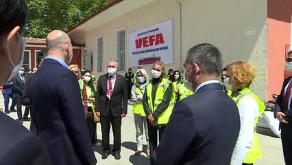 Bakan Soylu'dan Vefa Sosyal Destek Koordinasyon Merkezi'ne ziyaret (2)