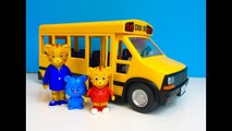 SCHOOL BUS Ride and Rules with DANIEL TIGERS NEIGHBOURHOOD Toys-
