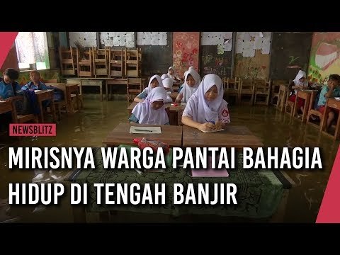 Mirisnya Kehidupan Warga Pinggir Pantai Bahagia Hidup di Tengah Banjir
