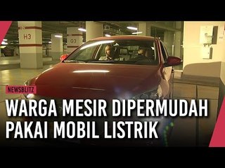 Video herunterladen: Warga Mesir Dipermudah Pakai Mobil Listrik