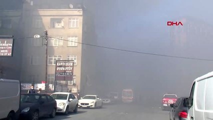 İSTANBUL-BAĞCILAR'DA İŞ MERKEZİNİN DEPOSUNDA YANGIN