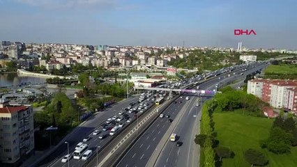 KÜÇÜKÇEKMECE D-100'DEKİ TRAFİK YOĞUNLUĞU HAVADAN GÖRÜNTÜLENDİ