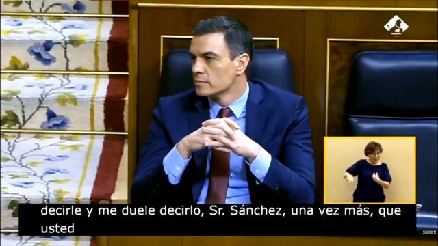 La miserable Carmen Calvo se ríe cuando el diputado de UPN, Carlos García Adanero, recuerda a su compañero de partido Tomás Caballero Pastor asesinado por ETA en 1998
