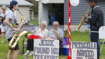 Community Celebrates Couple’s 72nd Anniversary