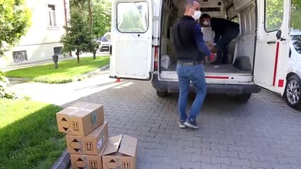 Berber ve kuaförlere maske, eldiven ve dezenfektan desteği