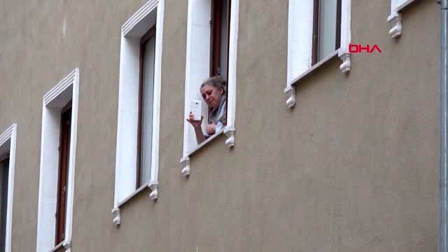 DÜZCE Karantinada kalanlar ilahiler ve semazen gösterisi eşliğinde iftar yaptı