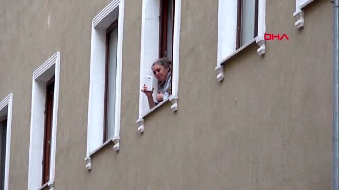 DÜZCE Karantinada kalanlar ilahiler ve semazen gösterisi eşliğinde iftar yaptı