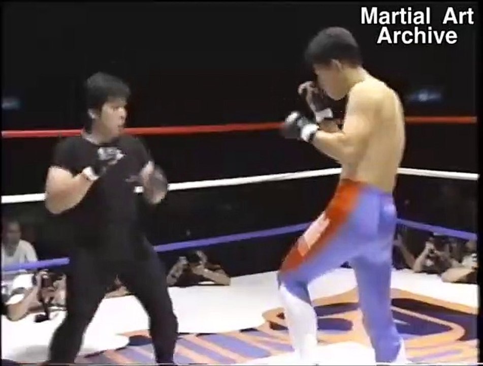 Ito Yuji(MMA)  Sayama Satoru(Tiger Mask) [1994 Vale Tudo Japan]