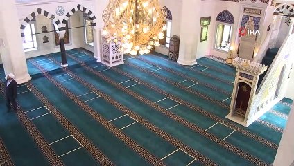 - Almanya'da camiler 9 Mayıs'ta yeniden açılmaya hazırlanıyor- Namazlar sosyal mesafeye uygun şekilde kılınacak, en fazla 50 kişi alınacak