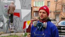 Veteranos da II Guerra Mundial celebrados por artistas de rua
