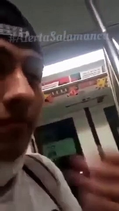 Polícia procura jovem que teve gesto condenável no metro após retirar a máscara