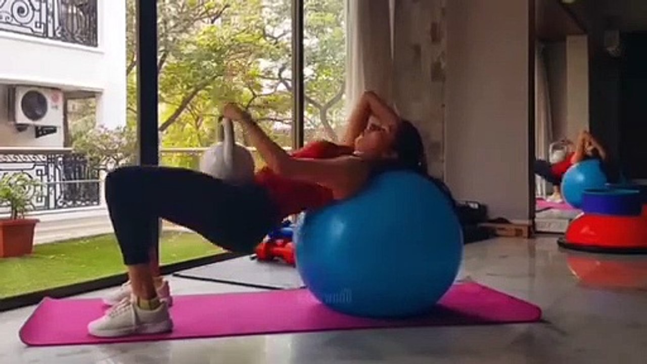 Actress Bhagyashree from " Maine Pyar Kiya" amazing fitness Video