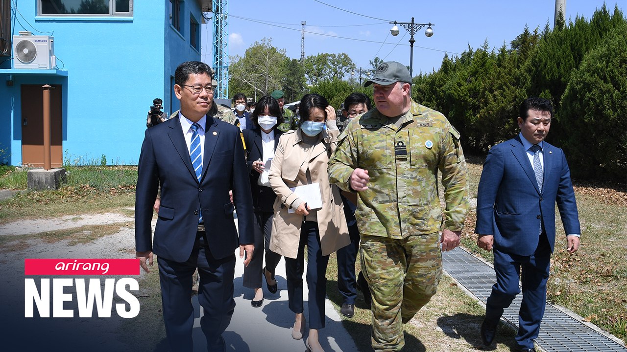 S. Korean unification minister visits inter-Korean truce village just days after GP shooting