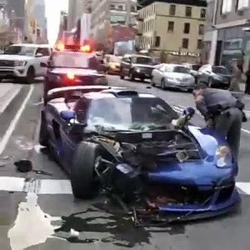 NYC Car Accident | Accident de voiture à New York | NYC Autounfall | Accidente automovilístico de Nueva York | Incidente d'auto a New York | NYC कार दुर्घटना | ДТП в Нью-Йорке | Accident auto din New York