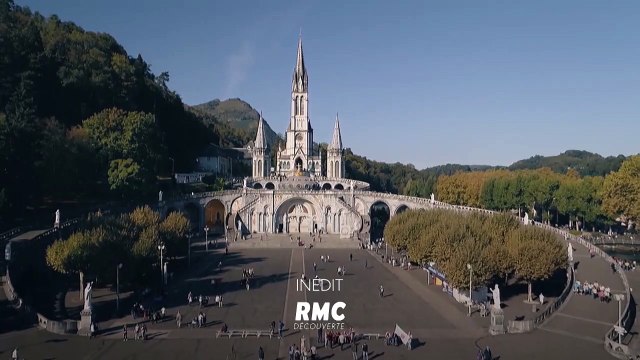 Lourdes, le sanctuaire de la démesure