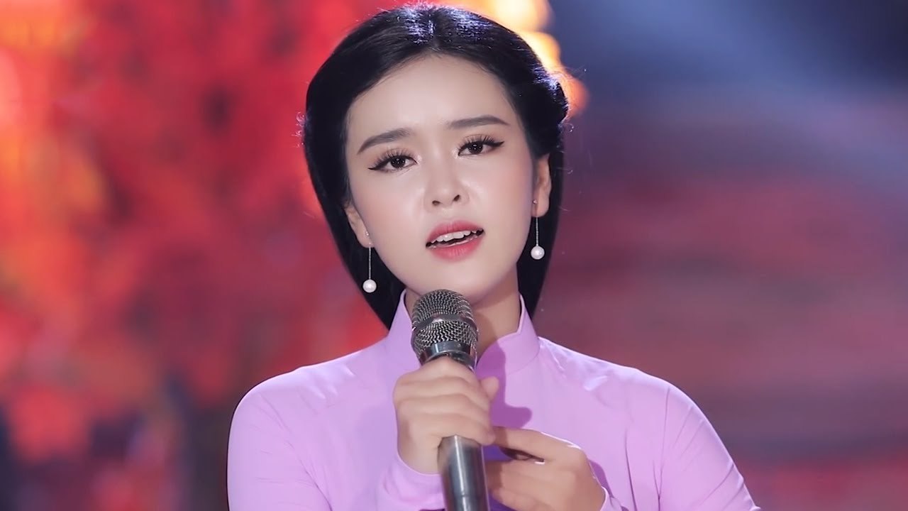 Ca Sĩ Trẻ Xinh Đẹp Hát Bolero Lôi Cuốn Triệu Trái Tim - LK Con Đường Xưa Em Đi