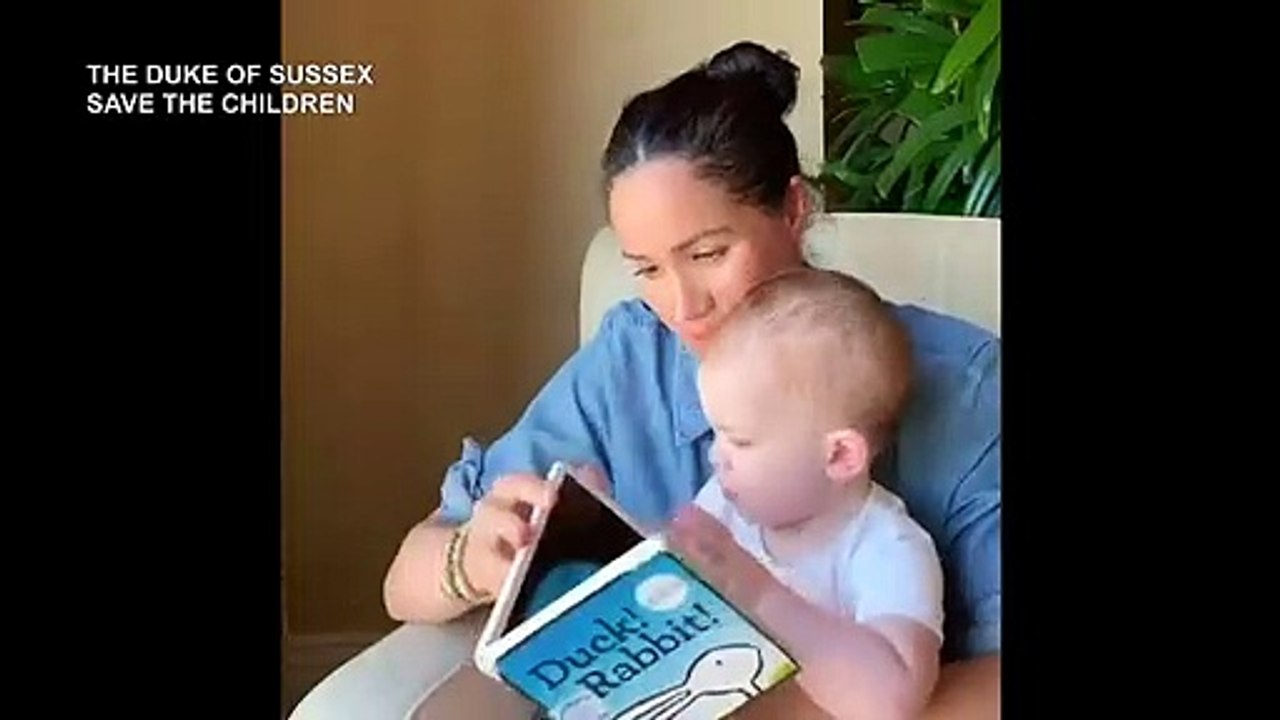 Archies erster geburtstag: mama meghan liest aus kinderbuch vor
