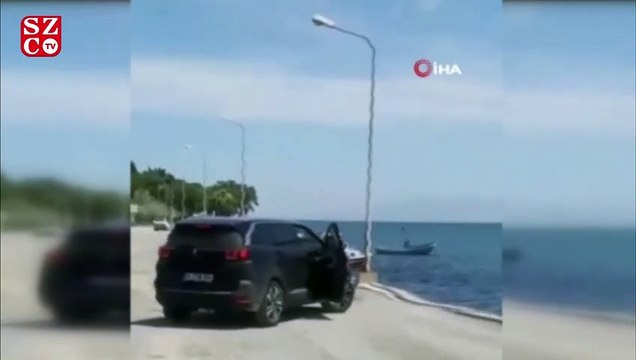 İzmir’de bir kişi kiraladığı lüks cipi denize attı