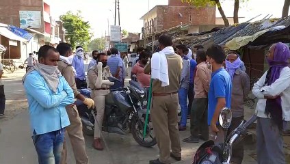 इकदिल में सब्जी बेचने वाले दुकानदारों ने की हड़ताल