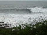 Surf sur la houle du cyclone Ivan, cap lahoussaye