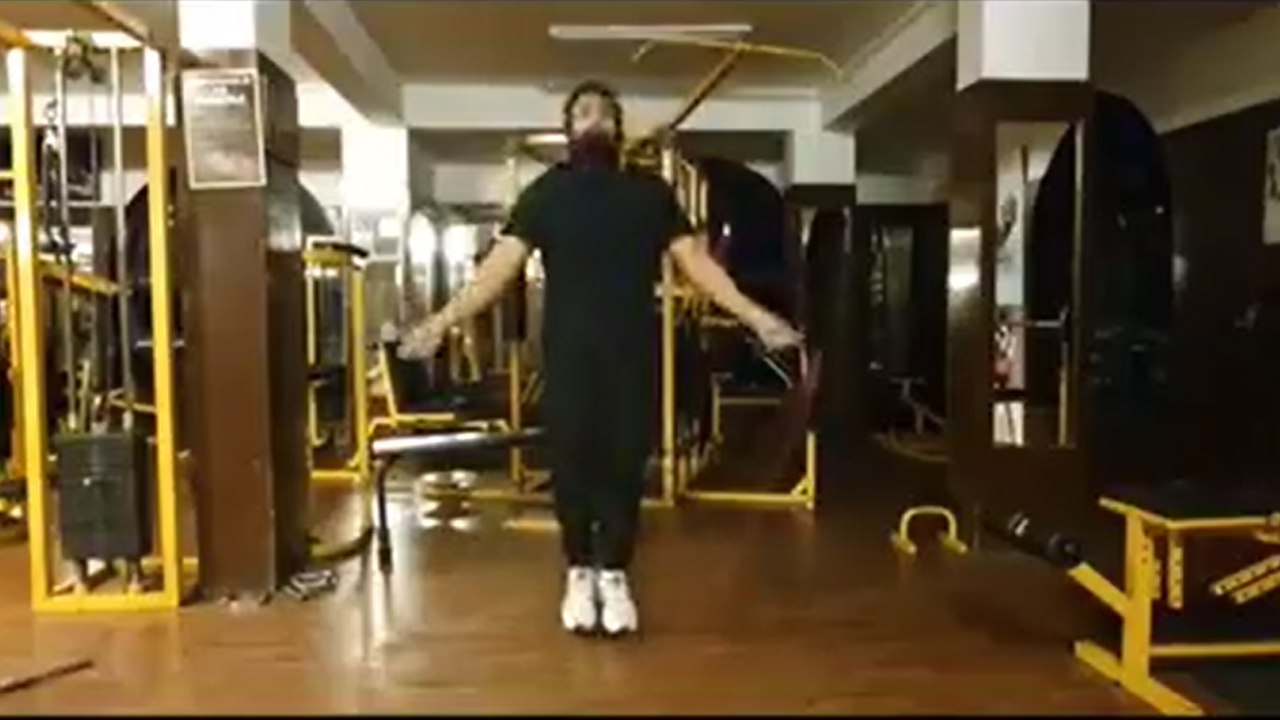 ಲಾಕ್‌ಡೌನ್ ನಡುವೆ ಧೃವ ಸರ್ಜಾ ಸೂಪರ್ ವರ್ಕ್ ಔಟ್ | Dhruva Sarja Workout | Filmibeat Kannada