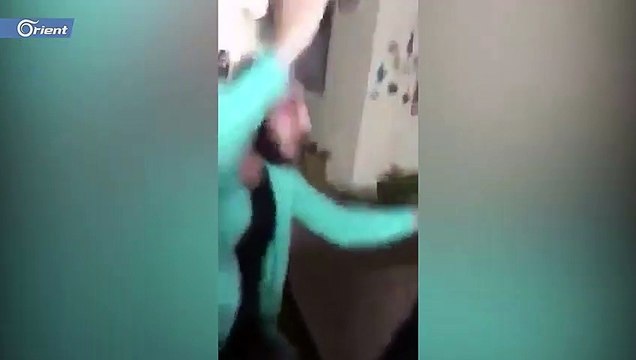 شيخ عشيرة في العراق يضرب رجلا بسبب انتقاده له على مواقع التواصل