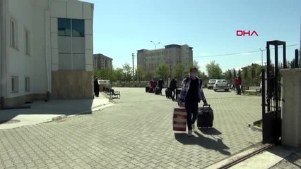 AKSARAY Kuveyt dönüşü Aksaray'da karantinaya alınan 348 kişi, memleketine uğurlandı