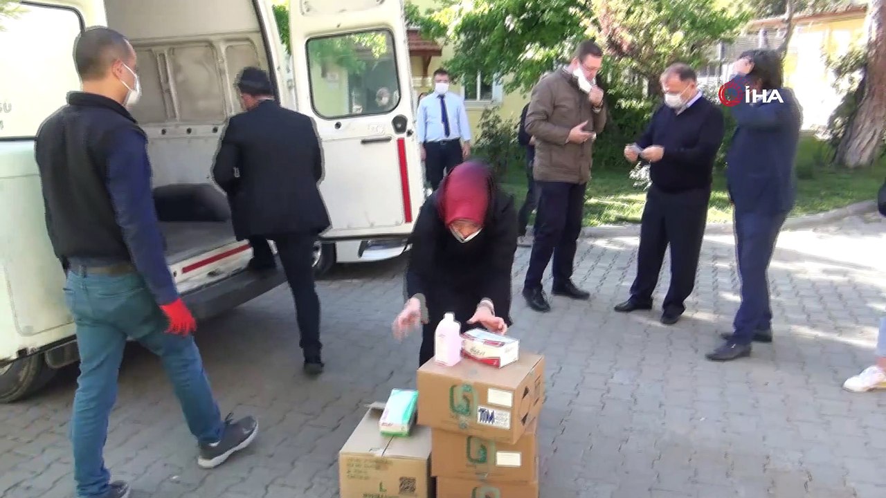 Berber ve kuaförlere dezenfekte ve koruyucu malzeme desteği