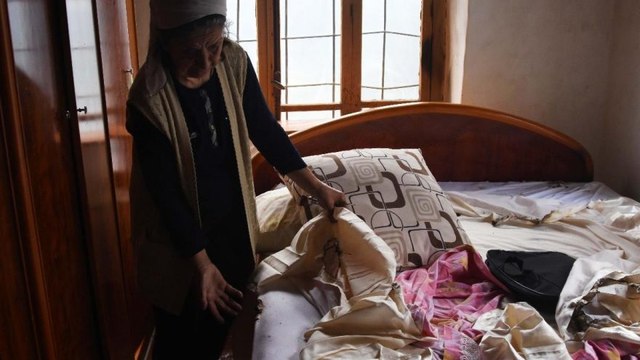 Evde kendiliğinden çıkan yangınlar anne ve kızını endişelendiriyor