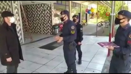 Nallıhan'da bayrağı çalınan esnafa belediye ve jandarmadan bayrak ve Kur'an hediyesi