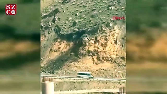 Hakkari'de karayolunu trafiğe kapatan heyelanın görüntüleri ortaya çıktı