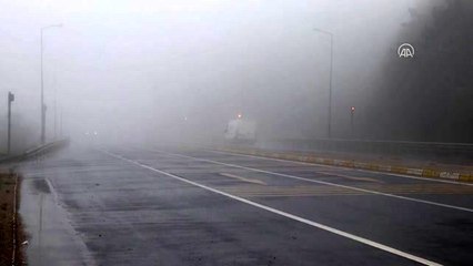 Bolu Dağı'nda yoğun sis ve sağanak etkili oluyor