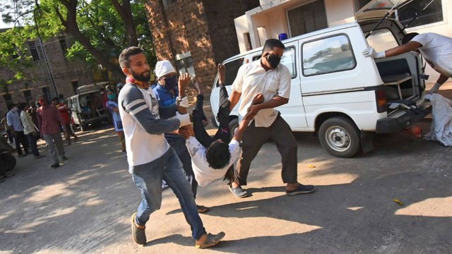 Vizag gas leak:Death toll mounts to 8, over 800 hospitalised