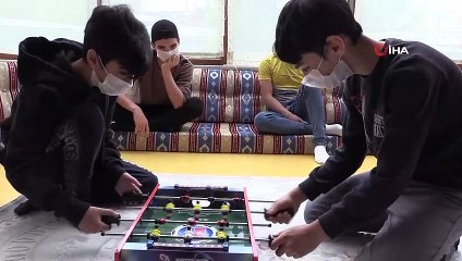 Sevgi evlerinde kalan çocuklardan anlamlı bağış