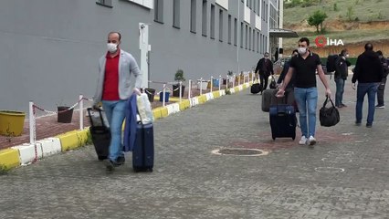 Suudi Arabistan’dan Uşak'a getirilen 189 kişi memleketlerine uğurlandı