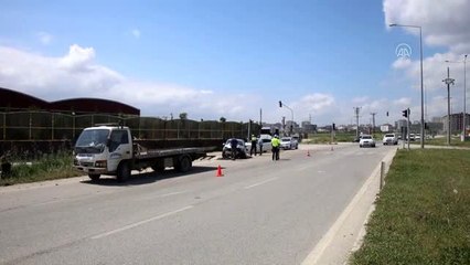Ambulansla otomobil çarpıştı: 3 yaralı