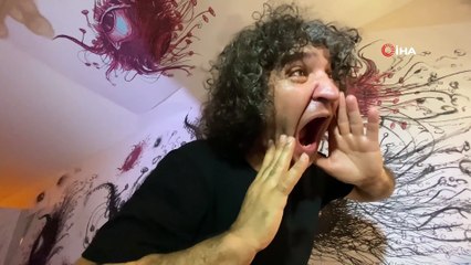 Profesör evinde sessiz çığlık atarak Covid-19’a dikkat çekti