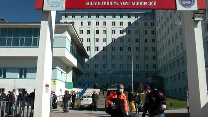 Karantina süresi dolan 138 kişi fidan hediye edilerek memleketlerine uğurlandı