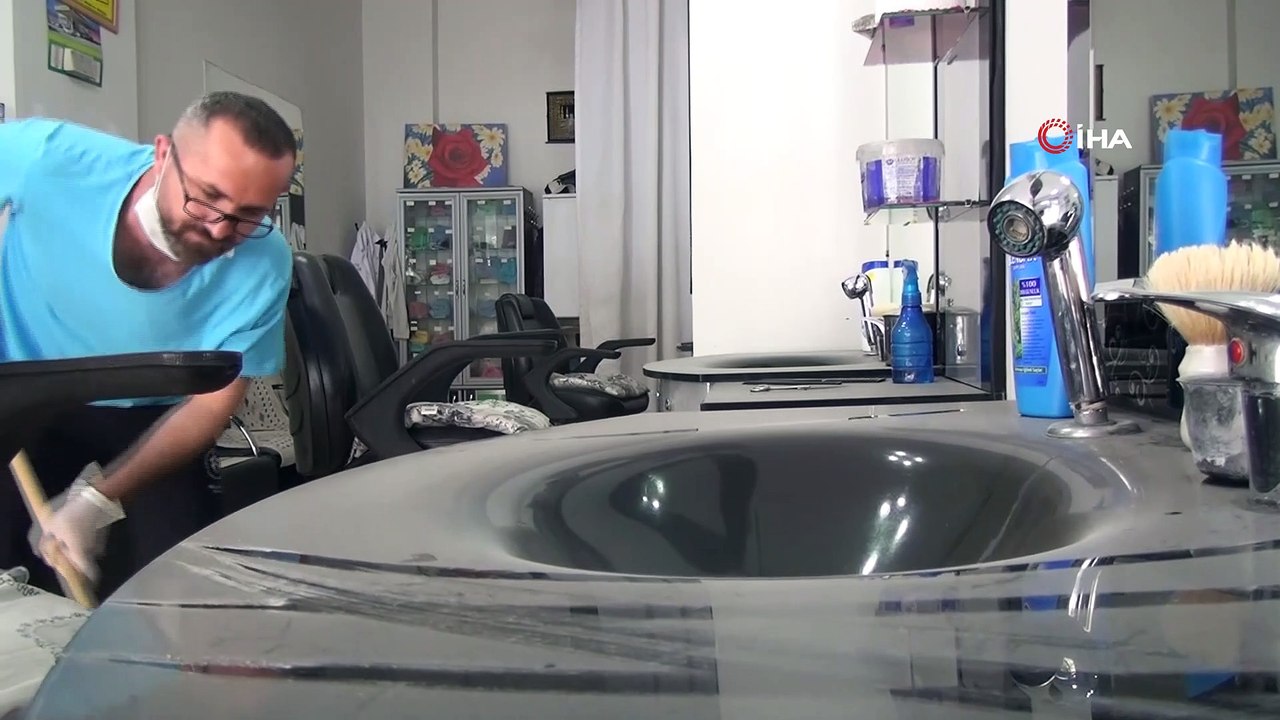 Mardin'de açılışa gün sayan berberler hazırlıklara başladı