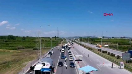 Mersin'de otobanda hareketlilik, otogarda sessizlik hakim