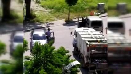 Yol ortasında gündüz vakti silahlı saldırı anı kamerada