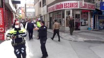 NİĞDE Annesinde koronavirüs çıkan zihinsel engelli, polis ve sağlık ekiplerine zor anlar yaşattı