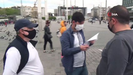 Taksim’de İki Arkadaşa Sosyal Mesafe Ve Maske Cezası