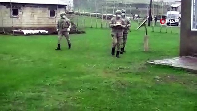 Sokağa çıkamayan minik kıza sürpriz doğum günü