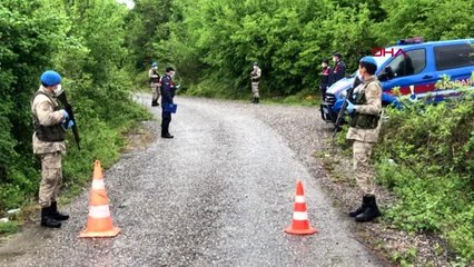 ZONGULDAK Cenaze sonrası tedbirlerin arttırıldığı mahallenin tali yolları hafriyatla kapatıldı