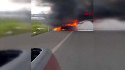 ANTALYA Seyir halindeki otomobil, alev alev yandı
