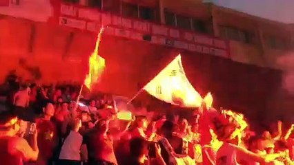 Không khí cổ vũ U23 tại SVĐ Hàng Đẫy